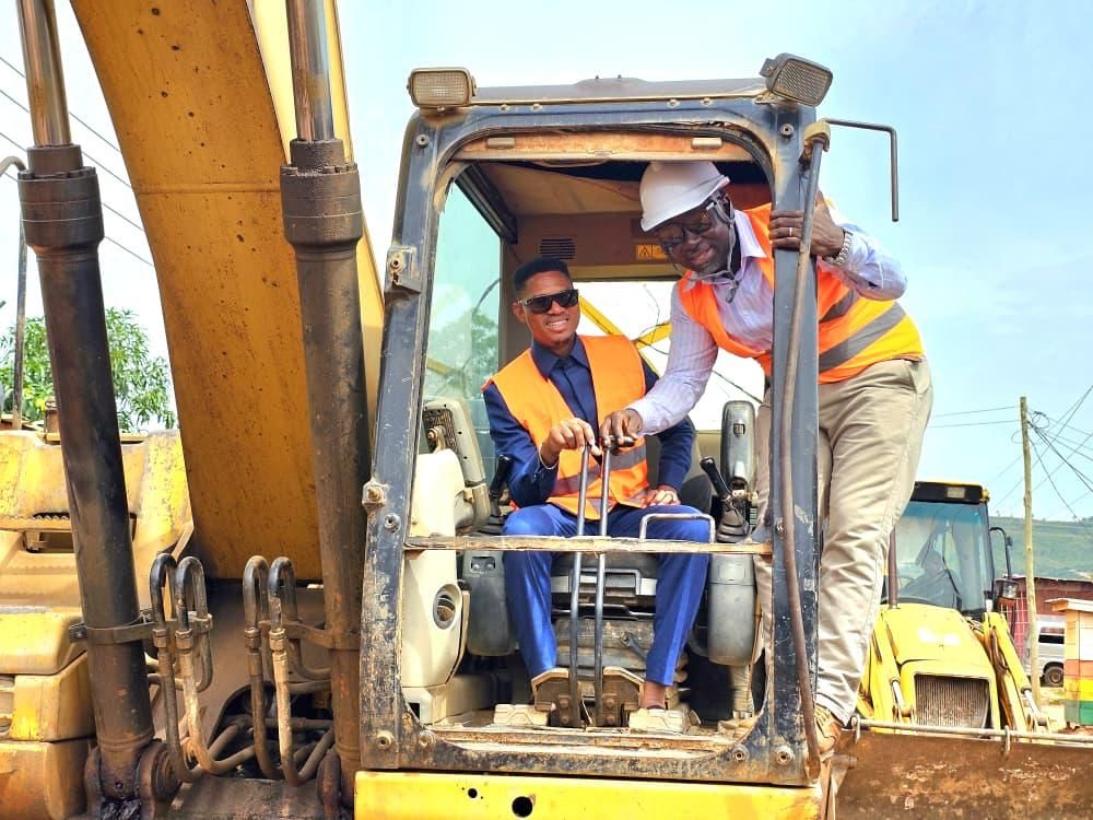 Madina MP cuts sod for Teiman-Borgatown road project